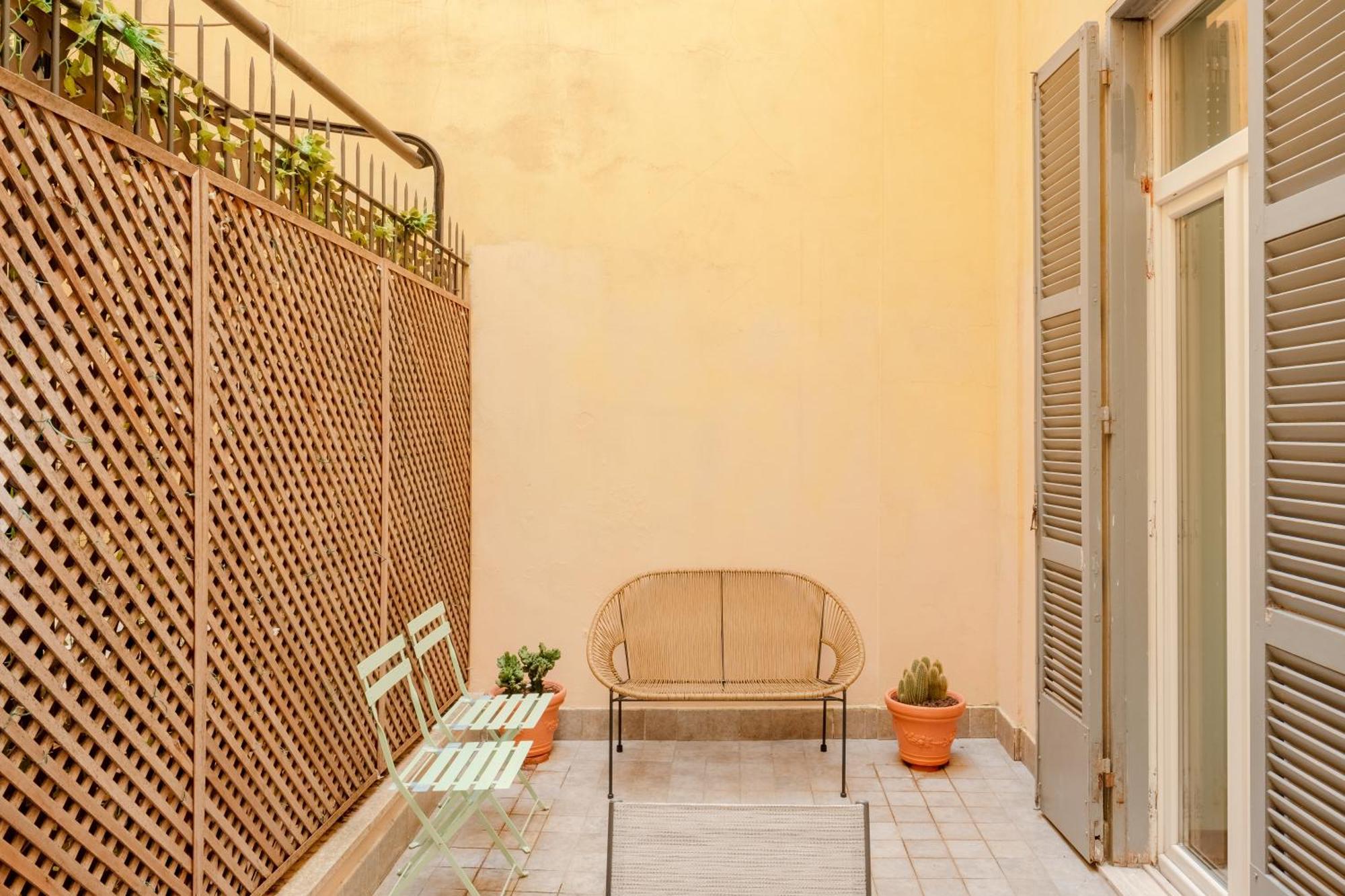 Elegant With Patio At Piazza Navona Rom
