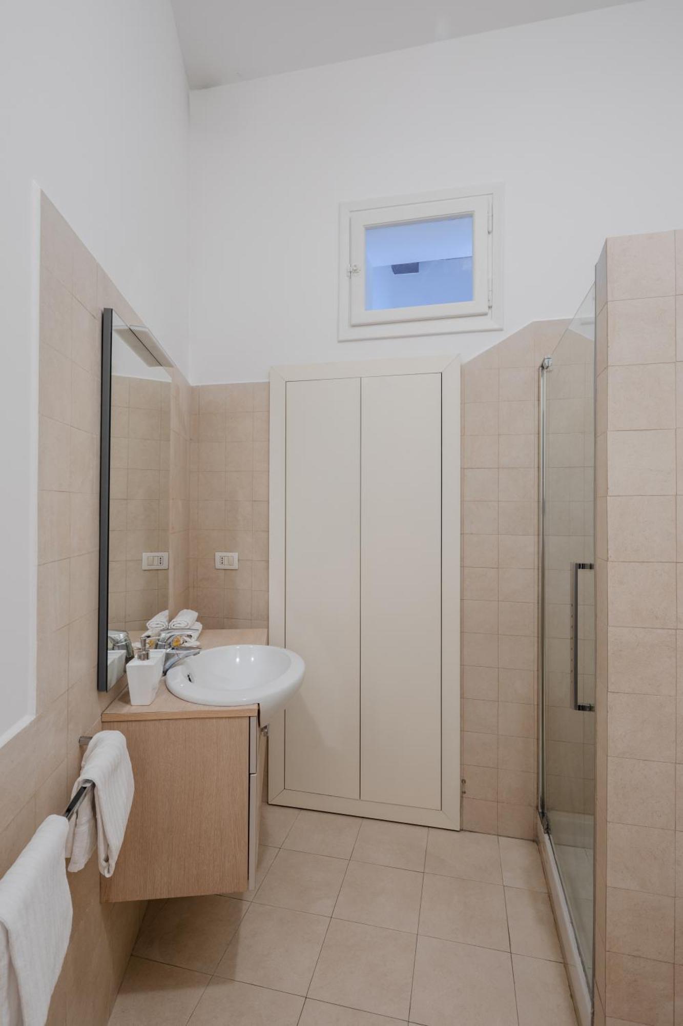 Elegant With Patio At Piazza Navona * Rom