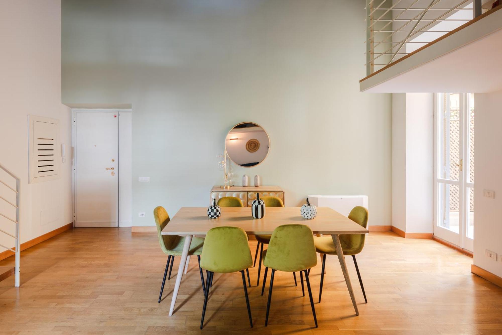 Elegant With Patio At Piazza Navona Rom